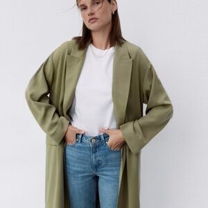 NWOT Zara Women's Casual
Flowy Trench Coat/Jacket Size L